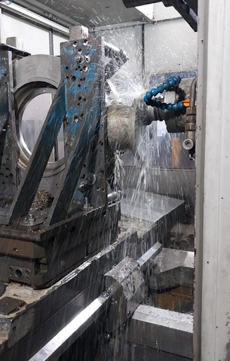 Como a integração entre caldeiraria e usinagem otimiza o cronograma de fabricação de peças